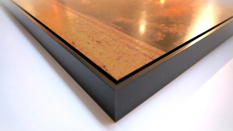 Close_up_of_corner_of_shadow_box_frame shadow box frame option